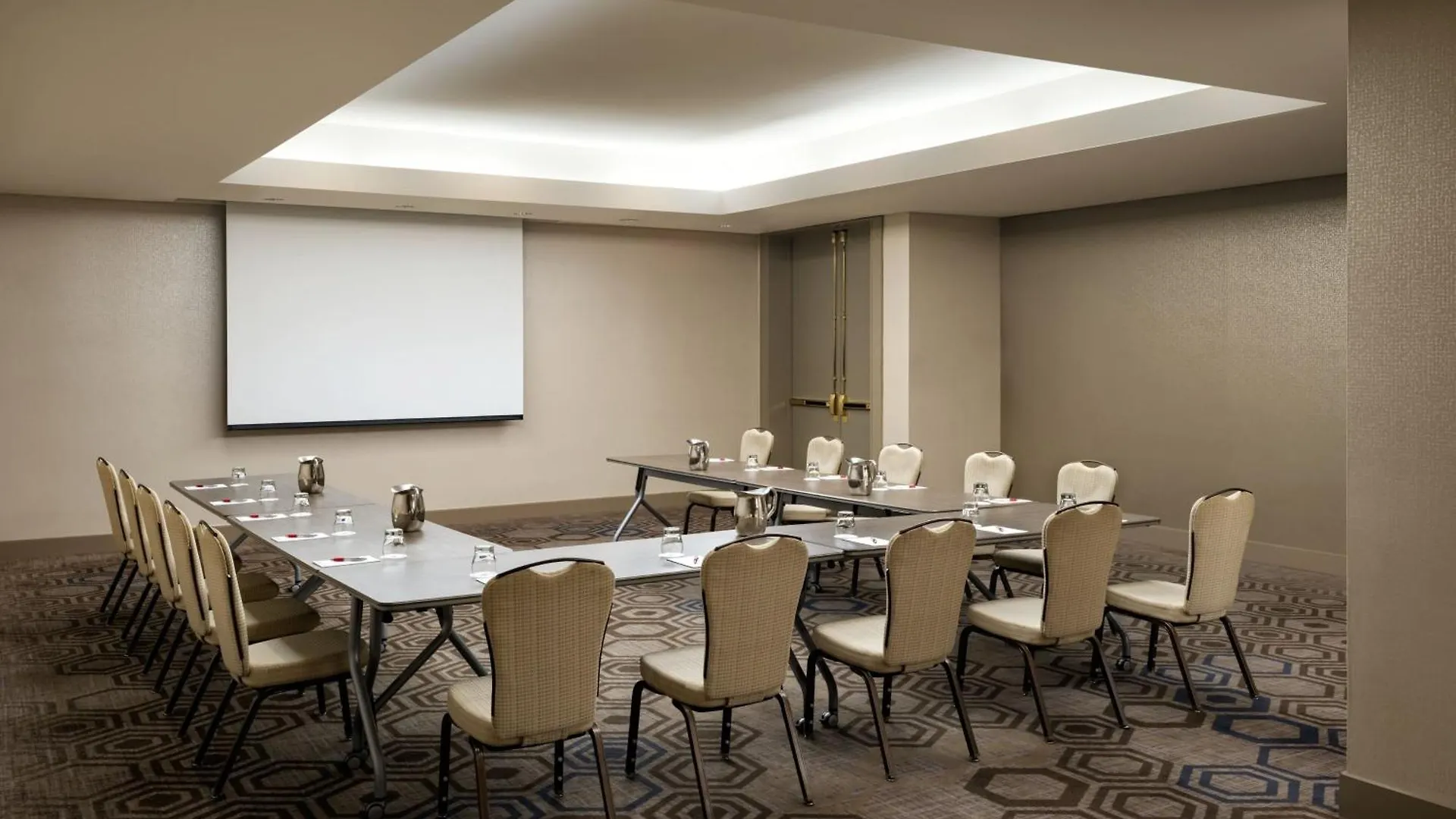Toronto Marriott City Centre Hotel 4*,